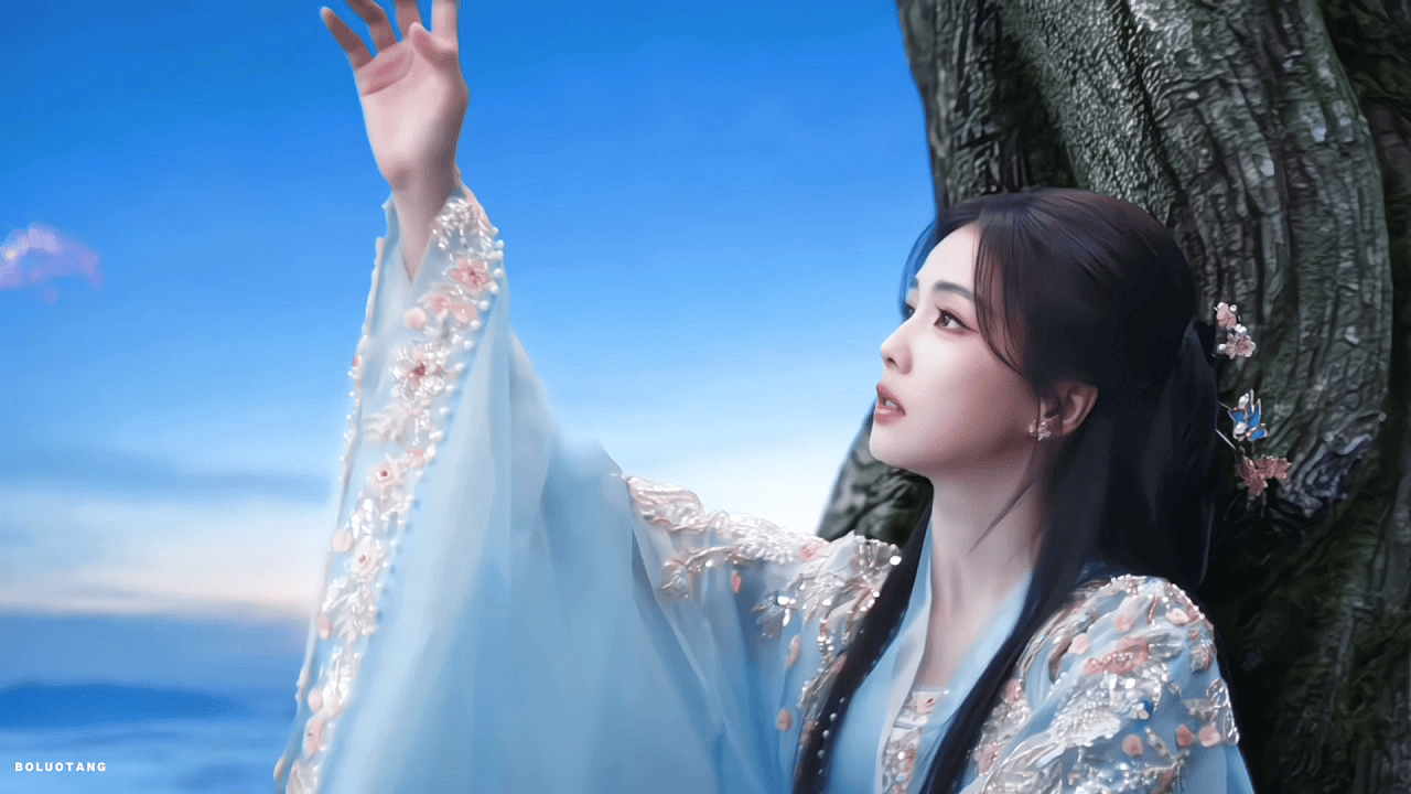 白鹿这么仙侠的妆造居然是在拍广告，还以为是什么新剧预告片呢