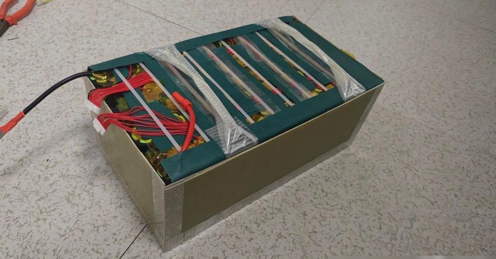 有个事儿我琢磨好几天了。现在满大街都是自己动手改电动车电池的。图啥？便宜