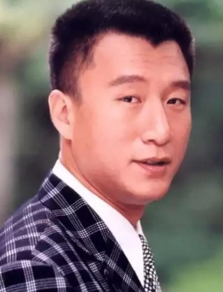 一次，鲁豫问孙红雷：“在你合作的女演员中，你最喜欢谁？”孙红雷想了想说：“最喜欢