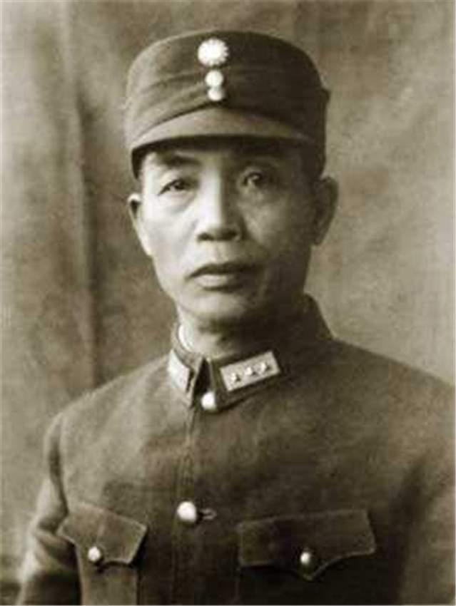 国民党集团军司令曾统兵十万，逃到台湾后：“我职务还不如一个村长”若说起中国历