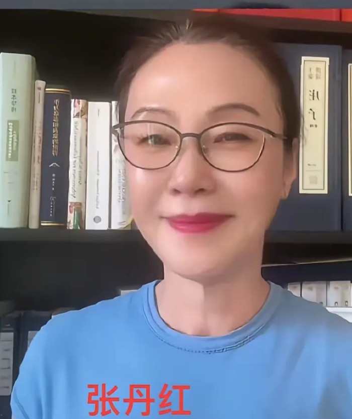李国庆60岁了，终于明白媳妇要娶漂亮的，最起码得入了眼。不管你是娶漂亮的，还是