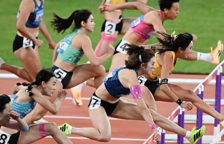 伤害性很高，侮辱性也很高。名古屋亚运会女子100米栏，中国队派了两个人：吴艳
