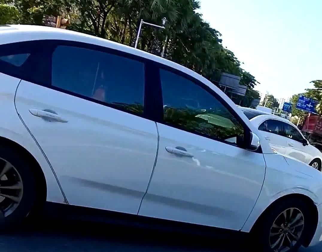 冲动买车后我肠子都悔青了。前阵子脑子一热，买了一辆二手车，这车是我堂哥的