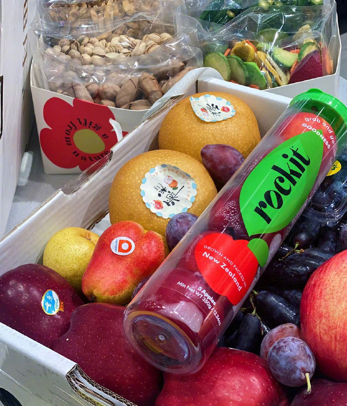 钱是生活的底气：能撑起人间烟火，也能追求诗和远方。