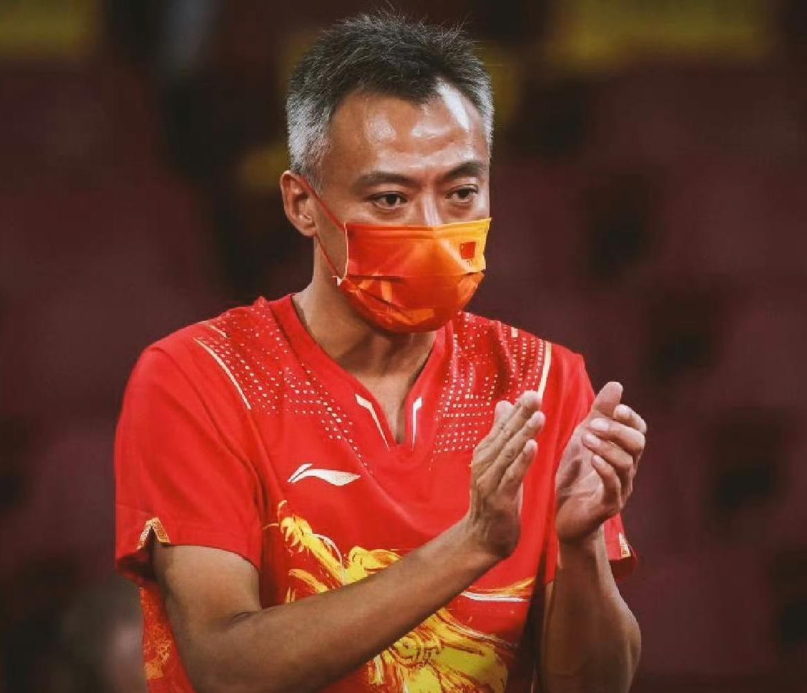 细品新周期教练组名单，发现这3大亮点！1.秦志戬执掌帅印继李隼之后，秦志