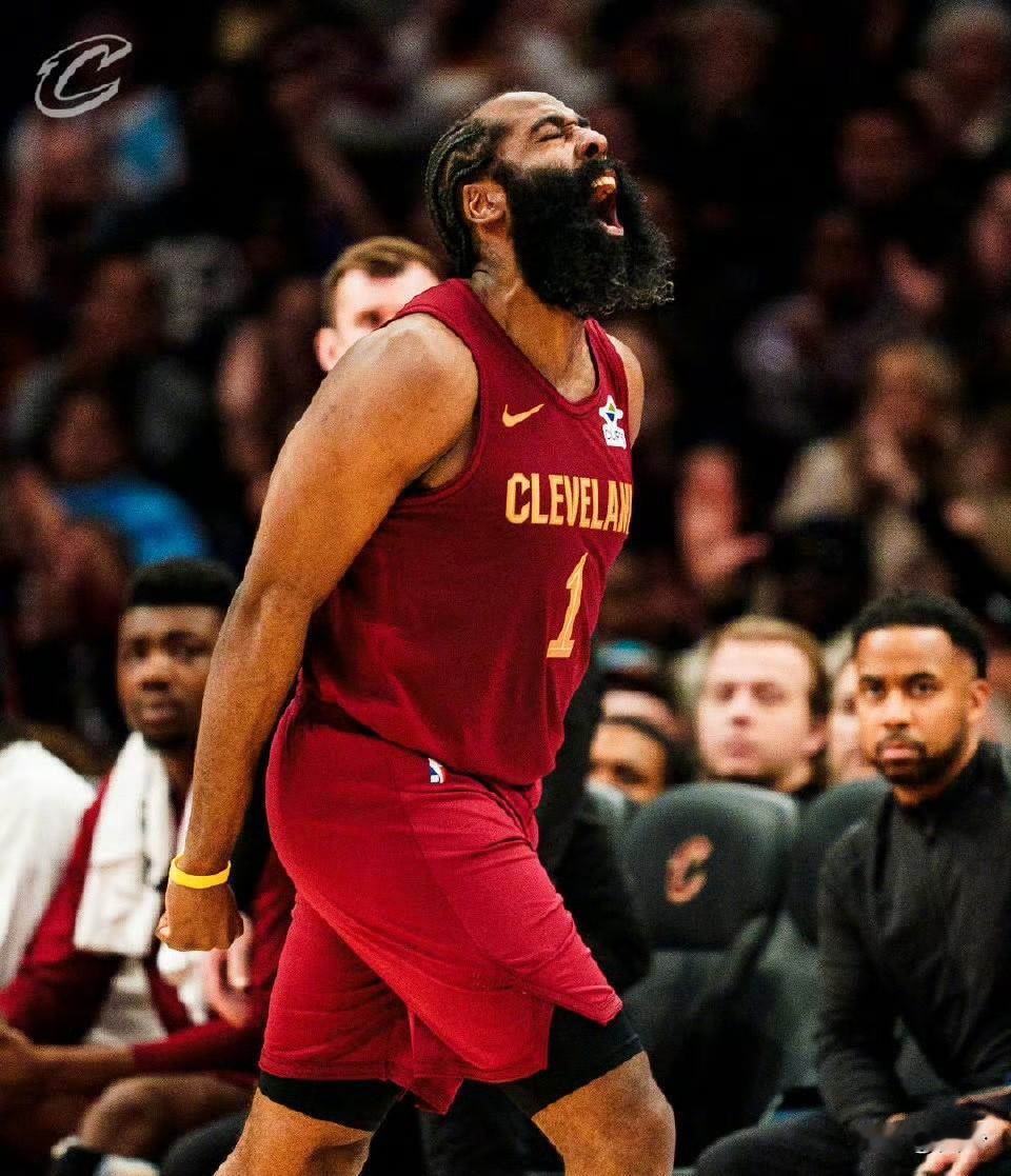 没有比赛的日子，聊聊哈登的5条近况，最后一条泪目了！1.骑士队也是过上了全员