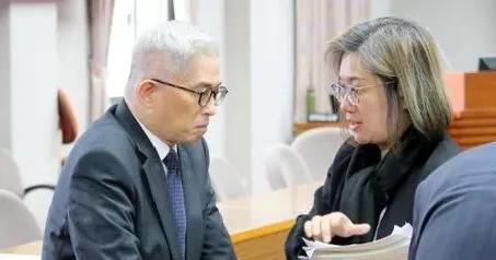 台湾省立法机构司委会今天下午继续处理台安会预算解冻等3案，吴钊燮仍请假，但今天司