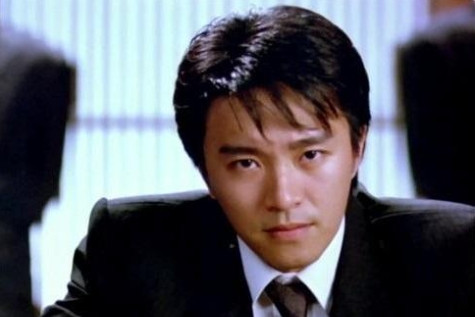 1990年，周星驰拍完《赌圣》后，花475万买下峰景花园，当时还没通地铁，很多人
