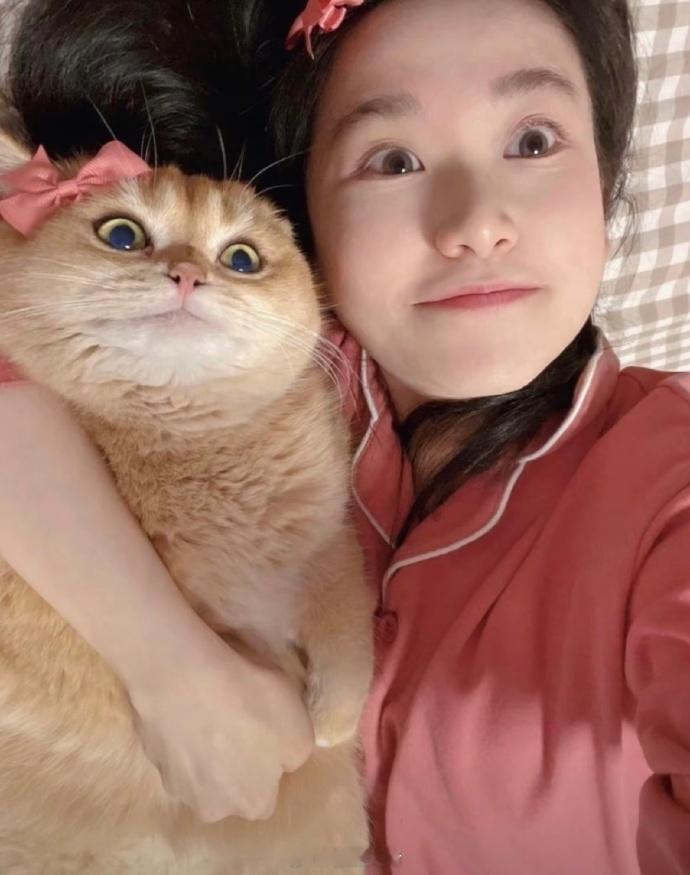 果然一个被窝里睡不出来两种人哈哈哈哈哈哈哈哈