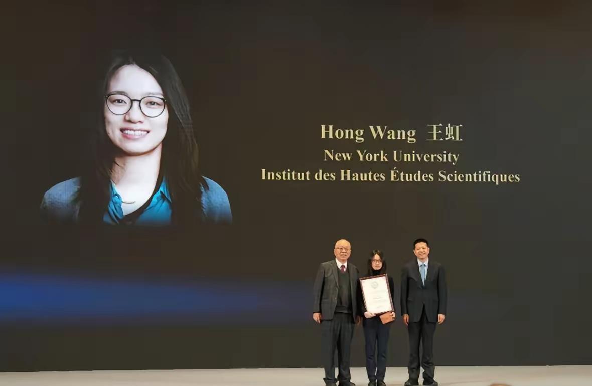 当年北大数学系分配给广西的招生名额只有1个，竞争极其激烈，名额最终花落他人，王虹