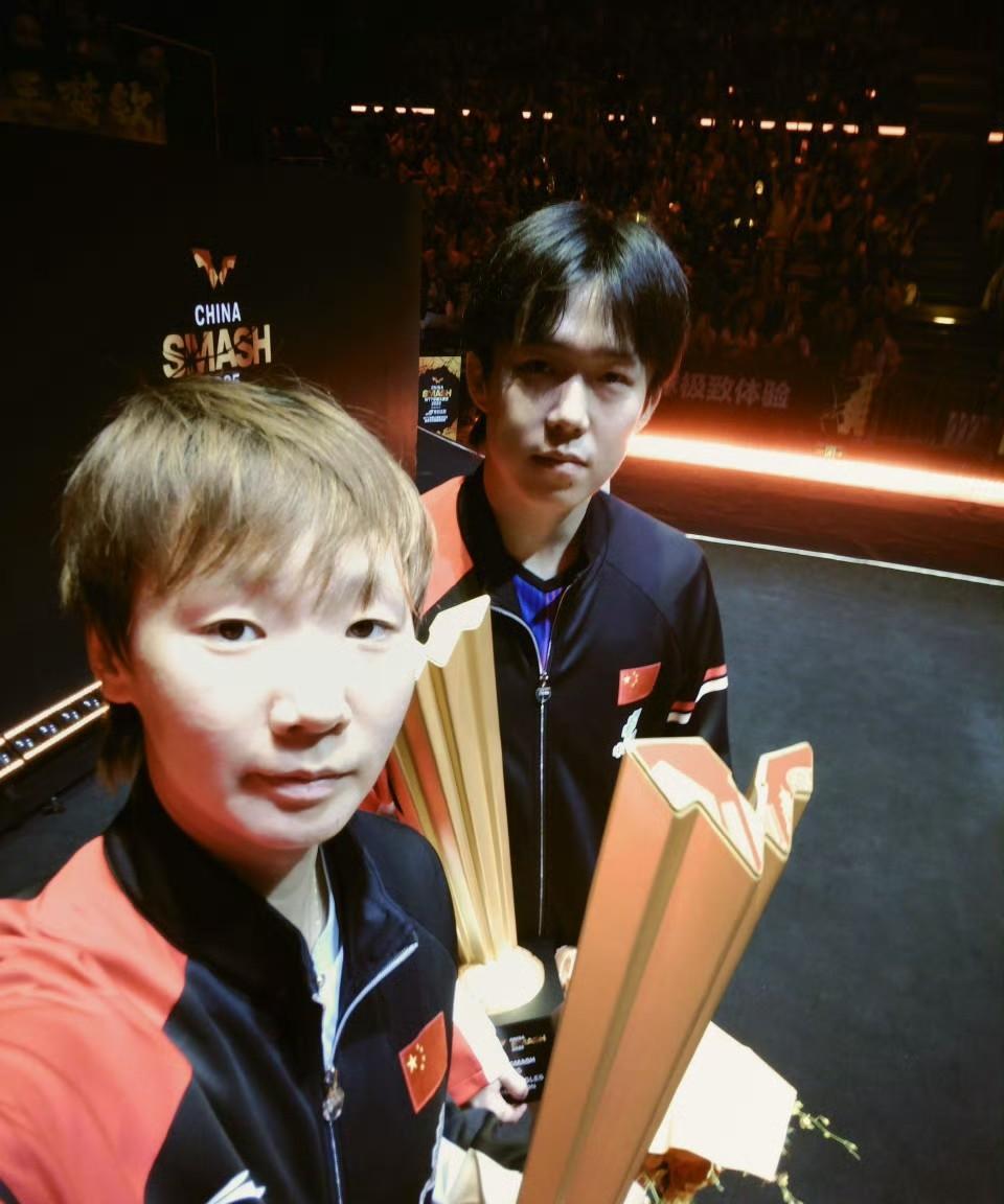 恭喜王曼昱获得双冠王，努力没有白费。#万能生活指南#王楚钦夺冠拿到三冠王，