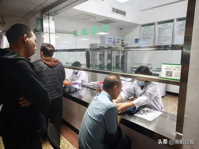 内乡县见义勇为事业促进会组织英模免费体检