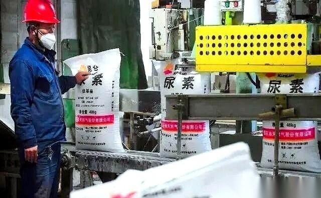 我今天真算是开了眼了。印度那边花将近80个亿，请咱们中国给建一个顶级的化肥厂。