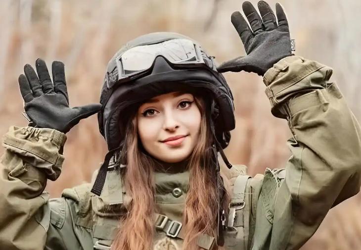 乌克兰女兵沦为指挥官“玩物”：要么陪睡，要么眼睁睁看着你老公上前线送死！眼下