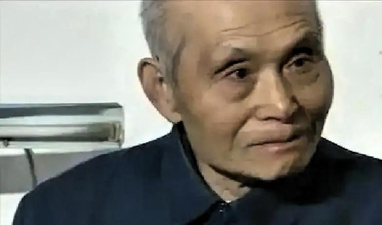 1959年，51岁的邱行湘刚获特赦，还是光棍一个，这个曾经叱咤战场的国民党将军，