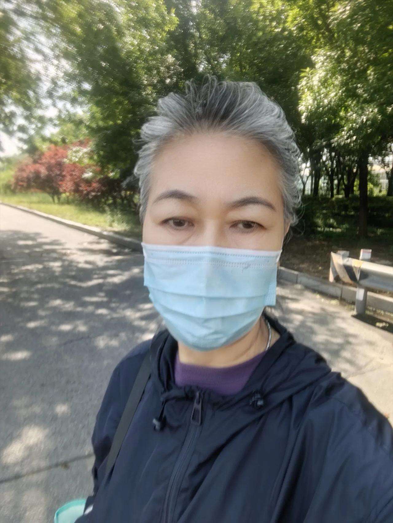 我今年63岁，天天不辞辛劳往儿子家跑，照顾有病的儿媳，掏心掏肺为小家操心。今天上