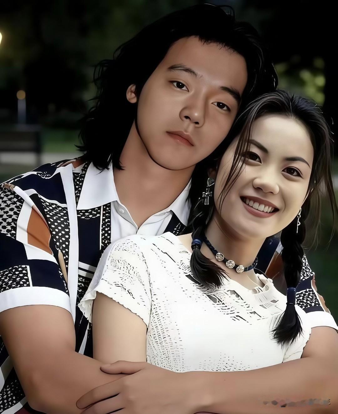 王菲窦唯：神仙爱恋太上头！谁懂啊！年轻时的王菲和窦唯，简直是乐坛最敢爱的神仙