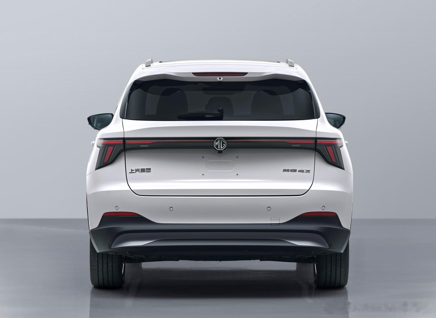 前不久刚官宣的MG4SUV版本也正式登陆了工信部，正式命名为MG4X新车尺寸4