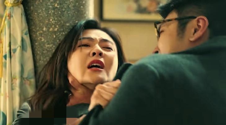 《罚罪2》这段暴揍戏，藏着成年人最痛的潜规则。徐家骏，赘婿顶配局。岳母是宗族