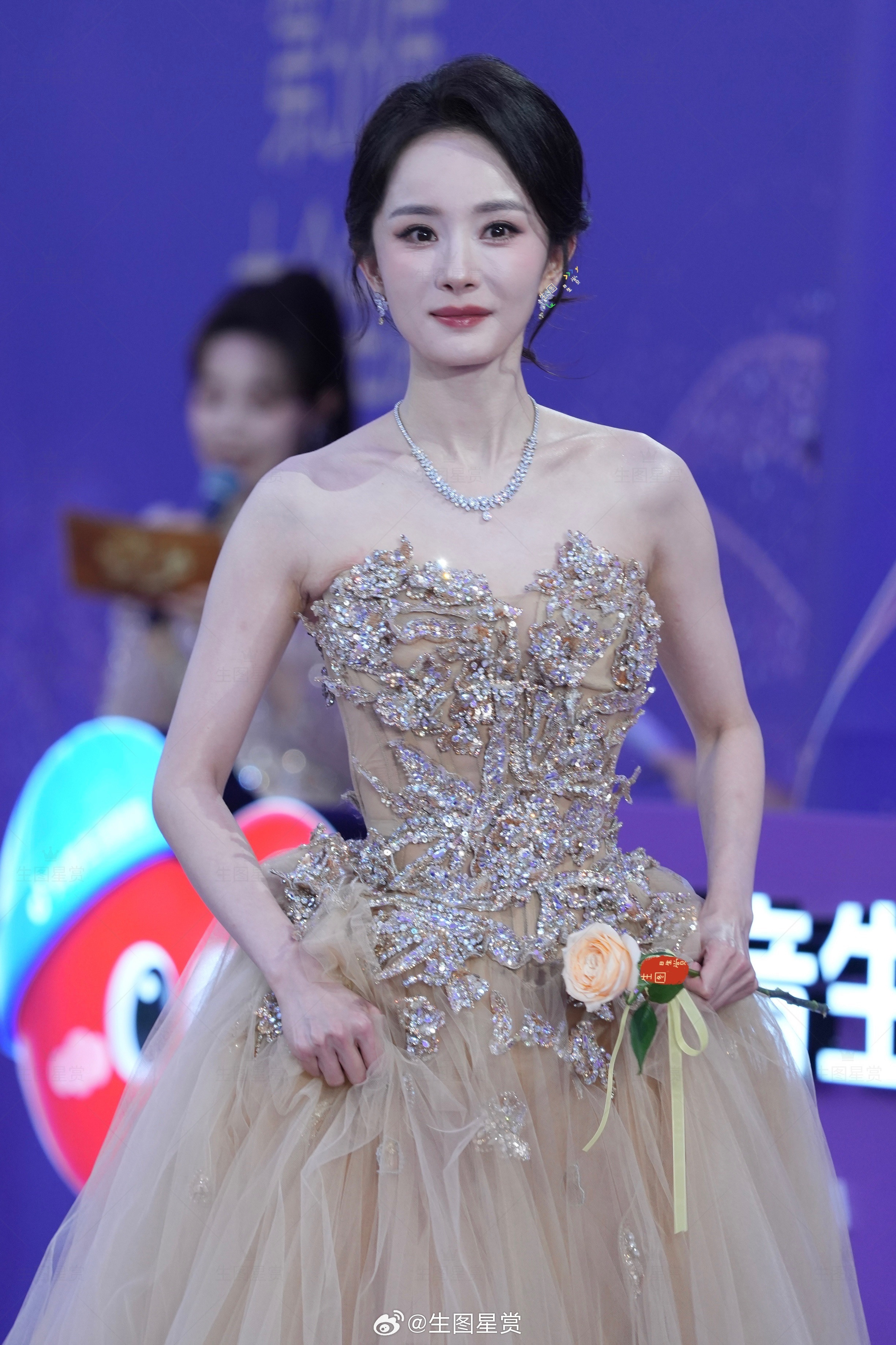 生图幂神，美人如花🌸第38届大众电影百花奖红毯一组新图杨幂奖缘