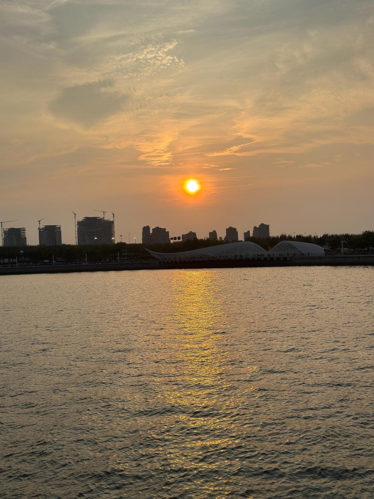 家家有本难念的经，全世界无一例外。再难念的经，也得念！告诉大家一个秘密：一个