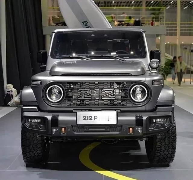一辆中国越野车，在德国拿到了超千台订单。德国媒体把它和奔驰G级放在一起比。还给了