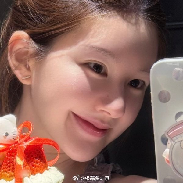  这张脸，集齐了各路韩国女星的影子