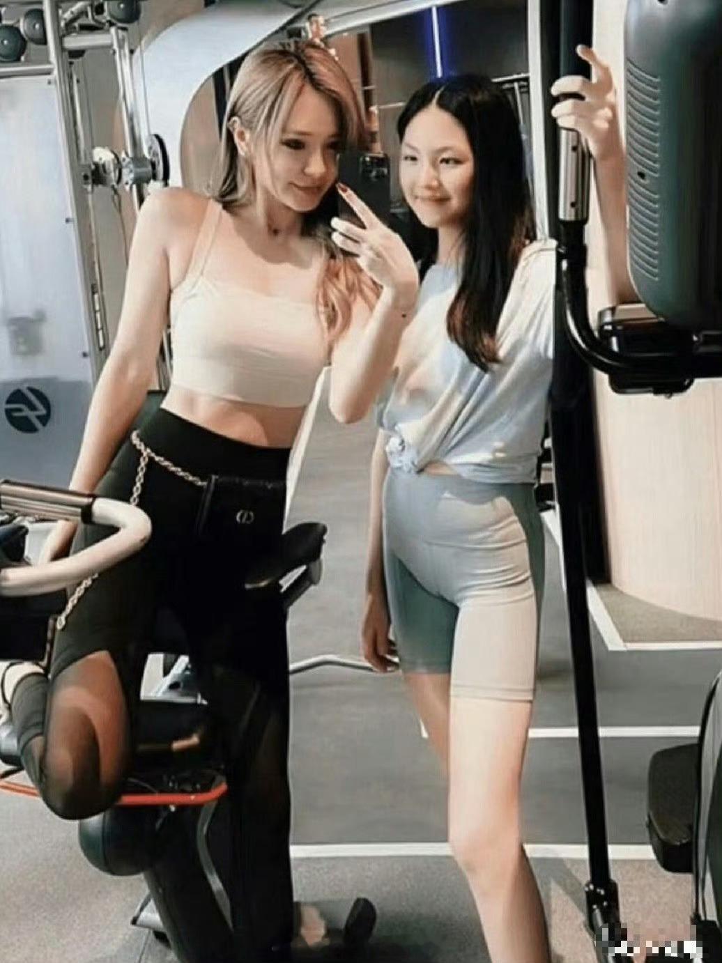 王诗龄的腿算得上内娱第一直了吧​​​