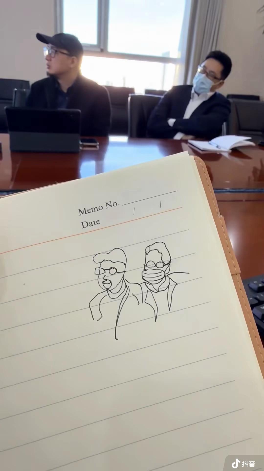 开会的时候，你是不是也像我一样，假装做笔记，实际在画画。