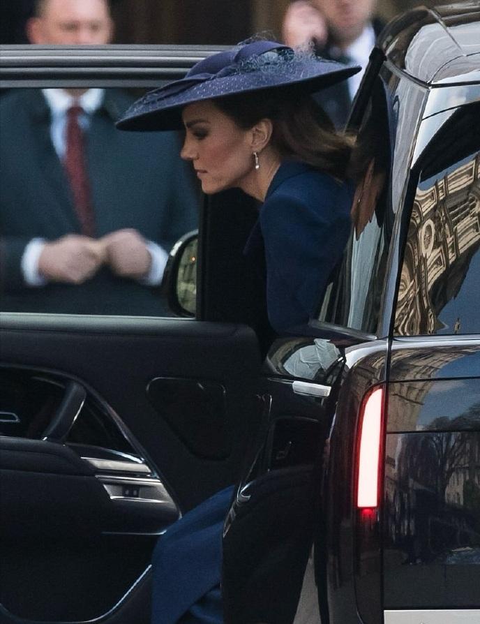 凯特王妃最新特写照！这组照片是3月9日，凯特王妃和丈夫威廉王储一起参加一年一度