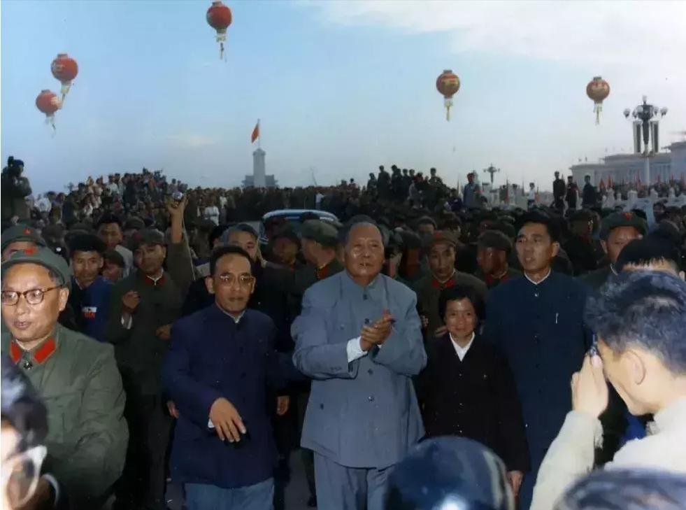 他们为什么服他？1928年，井冈山上，一个有趣的现象让很多人想不通。这支队伍