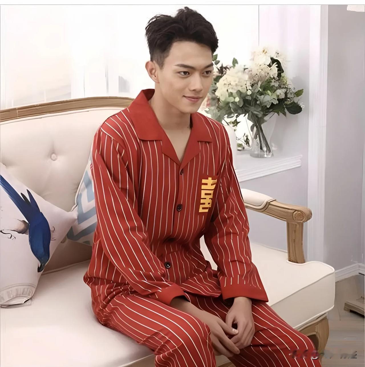 以前的许凯价格很亲民，现在的许凯贵得让你高攀不起，同一个人，不同时期，气质上，一