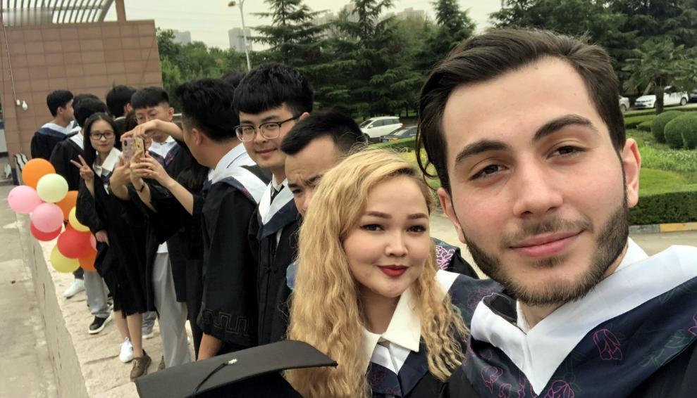 新工科85%都是留学生？这还是中国的大学吗？咱们的孩子高考卷成什么样了？