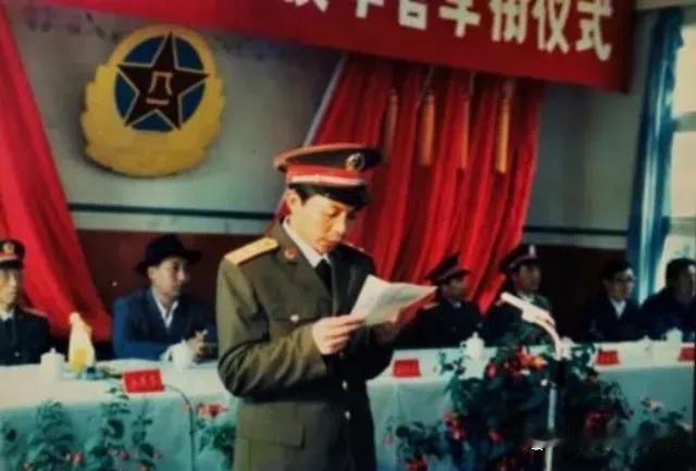 1988年5月我当军分区副参谋长上任时，司令部有“八科一室”。八科就是作训科、侦