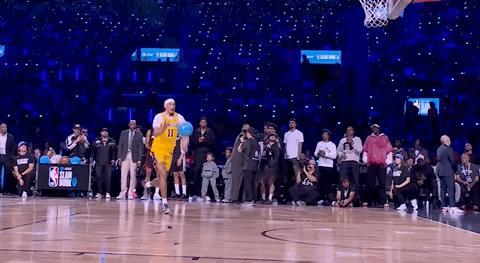 47.2分！海斯的招牌扣篮动作来了！在第一记扣篮只有44.6分排名倒数第一之