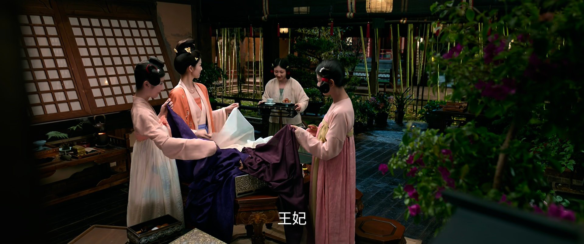 终于不是吃完也没找到下饭剧。。继续莫离加了两勺辣椒感觉也不是很辣