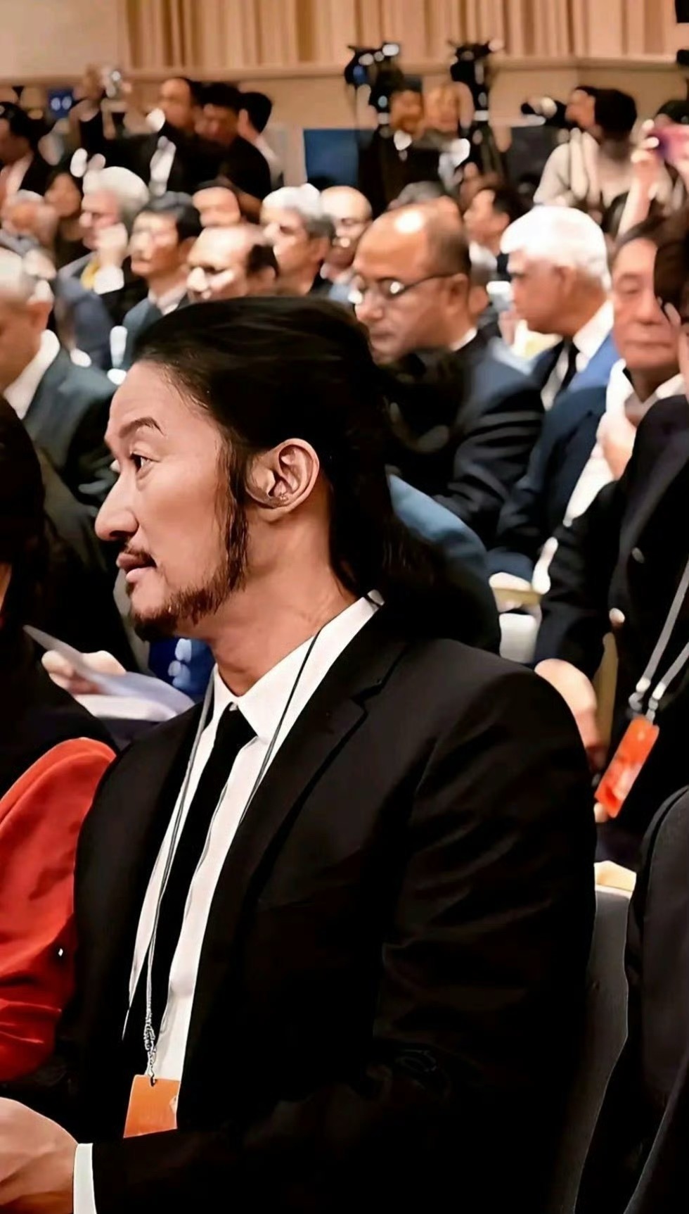 吴京这发型，一言难尽，我心中硬汉去哪里了