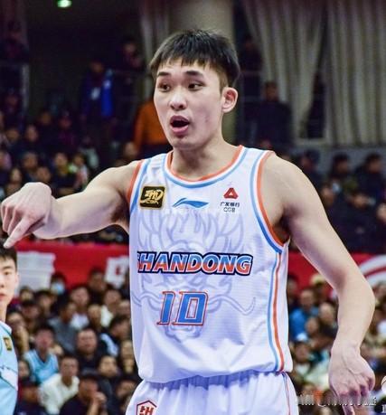 山东高速男篮还是把谢智杰送出去了，多位媒体人都报道谢智杰被租借到了山西男篮。谢