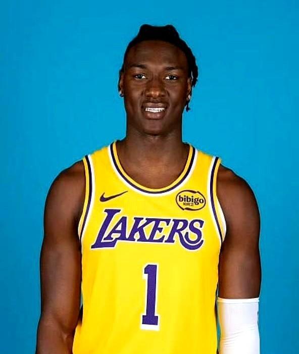 阿杜-蒂耶罗回来了，膝盖没垮，弹跳还炸了。三场发展联盟，两帽场场见，落地像踩弹