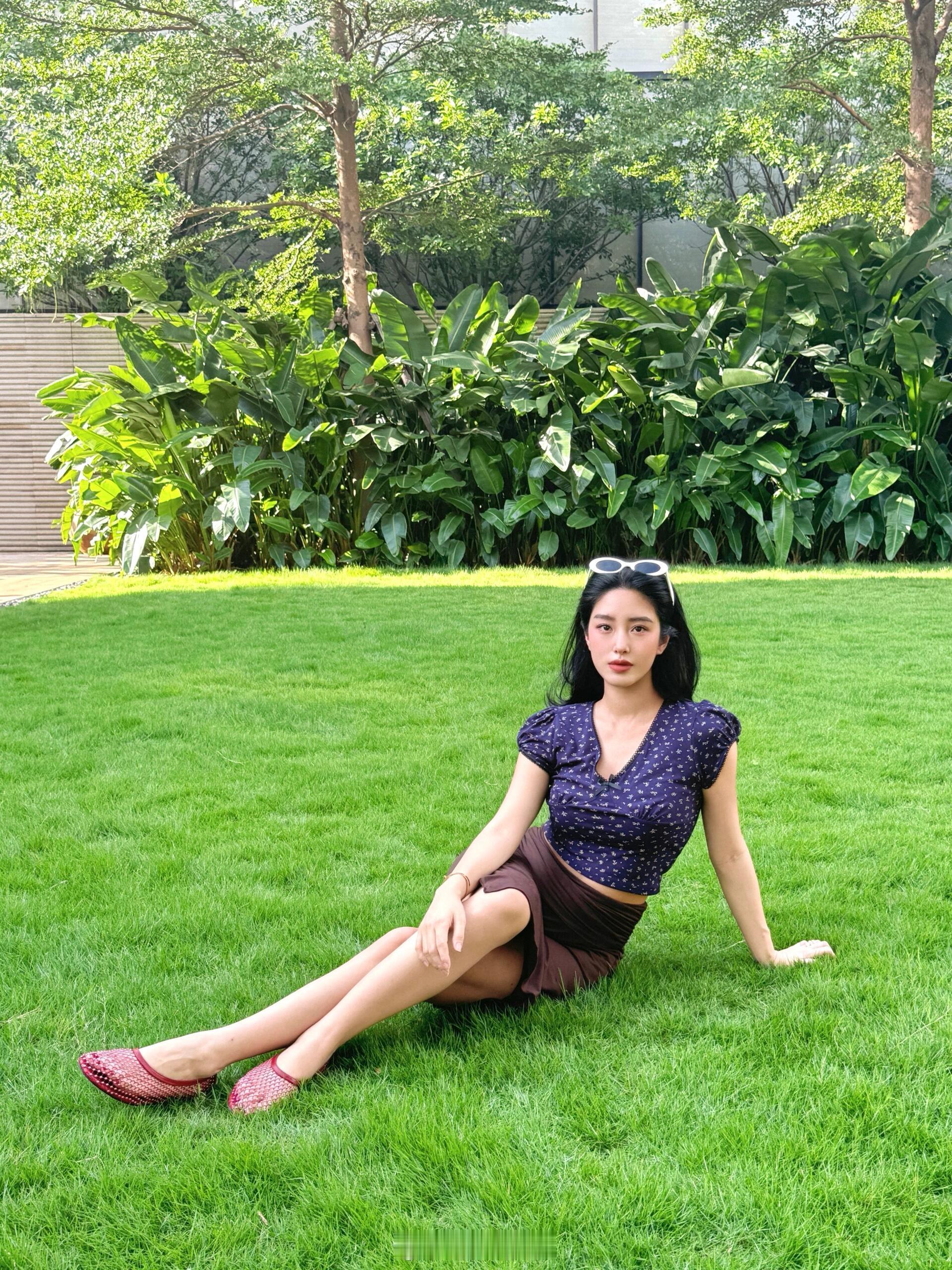 杨采钰的鞋子太辣眼了​​​