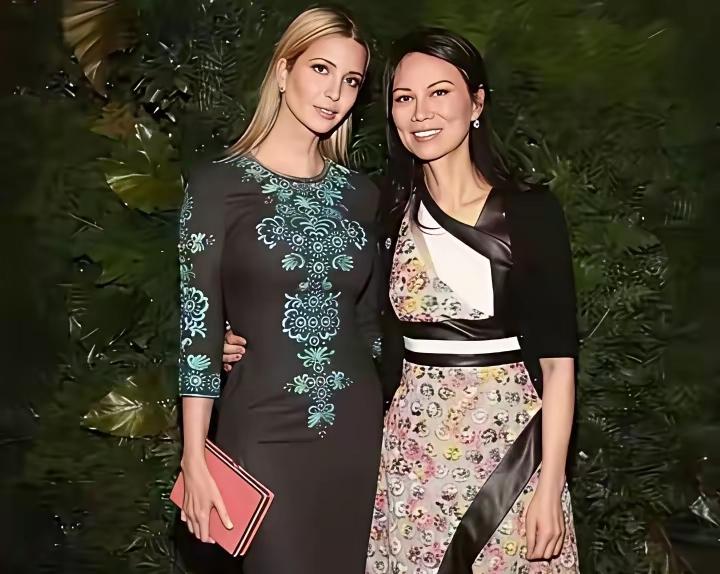 不得不说，邓文迪的资源和人脉，真的非同一般！邓文迪的合照中，还真的不缺名人！