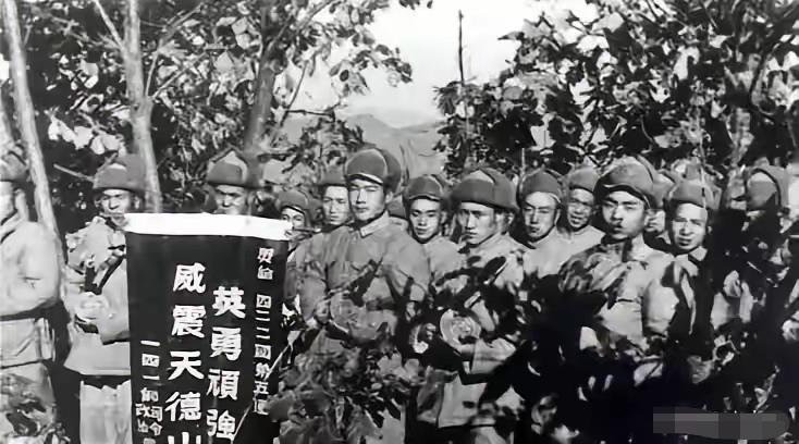 1951年，志愿军首次向美军发射喀秋莎火箭炮，李奇微当场愣住：苏联军队下场了？