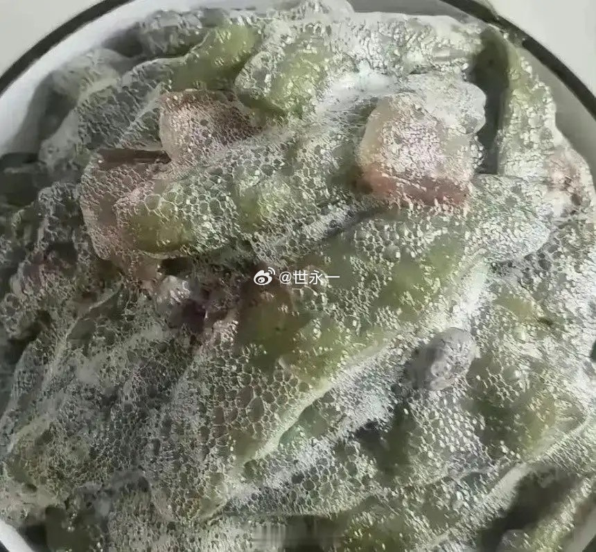 为啥我炒豆角炒出来这么多泡沫哇