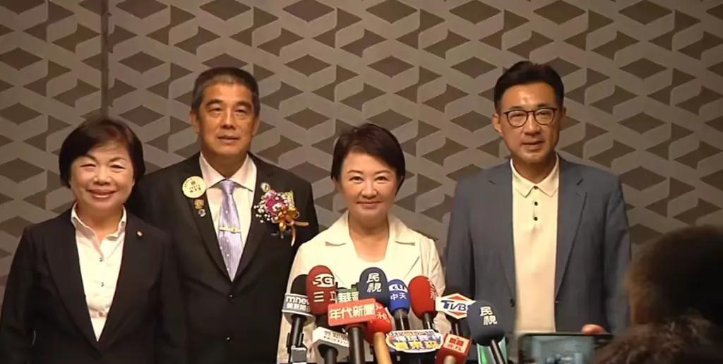 难堪大任！卢秀燕拒选中国国民党主席原因之我见8月24日，卢秀燕出席“台中商业总