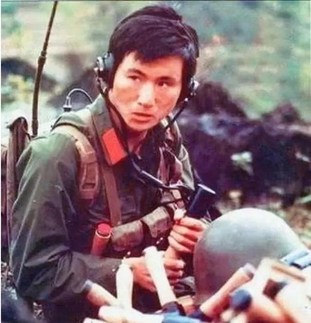 1985年，老山战场上，杨启良歼敌18人，转业后却遭地方恶霸刁难，他看了恶霸一眼