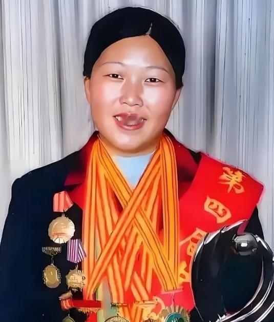 1985年，父亲逼着19岁的她嫁给恩人的儿子。谁也想不到，整整30年后，她的名字