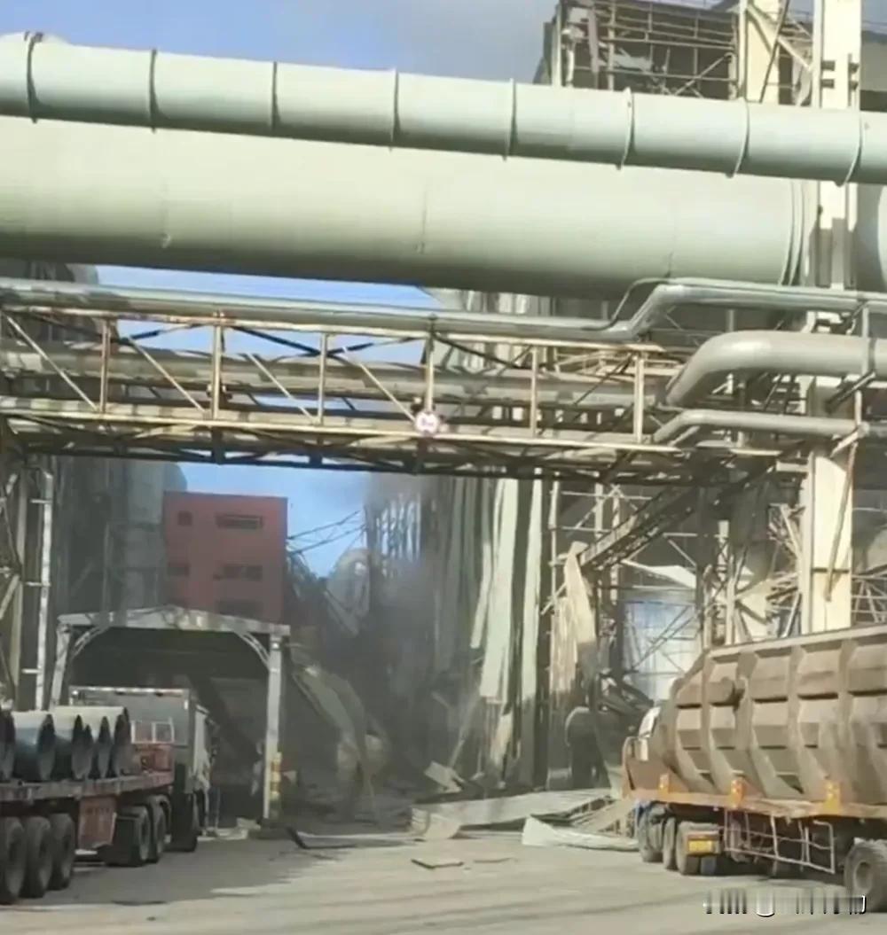 包钢爆炸事故最新消息，两天前刚搞得“安全排查”，痛心！包钢爆炸已致2死78