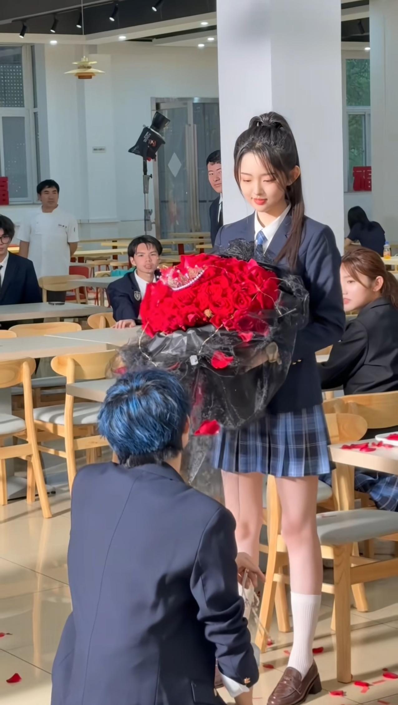 李柯以算不算目前的“短剧”一姐？拍了无数短剧，却一部长剧都没拍过。短剧演员想跨