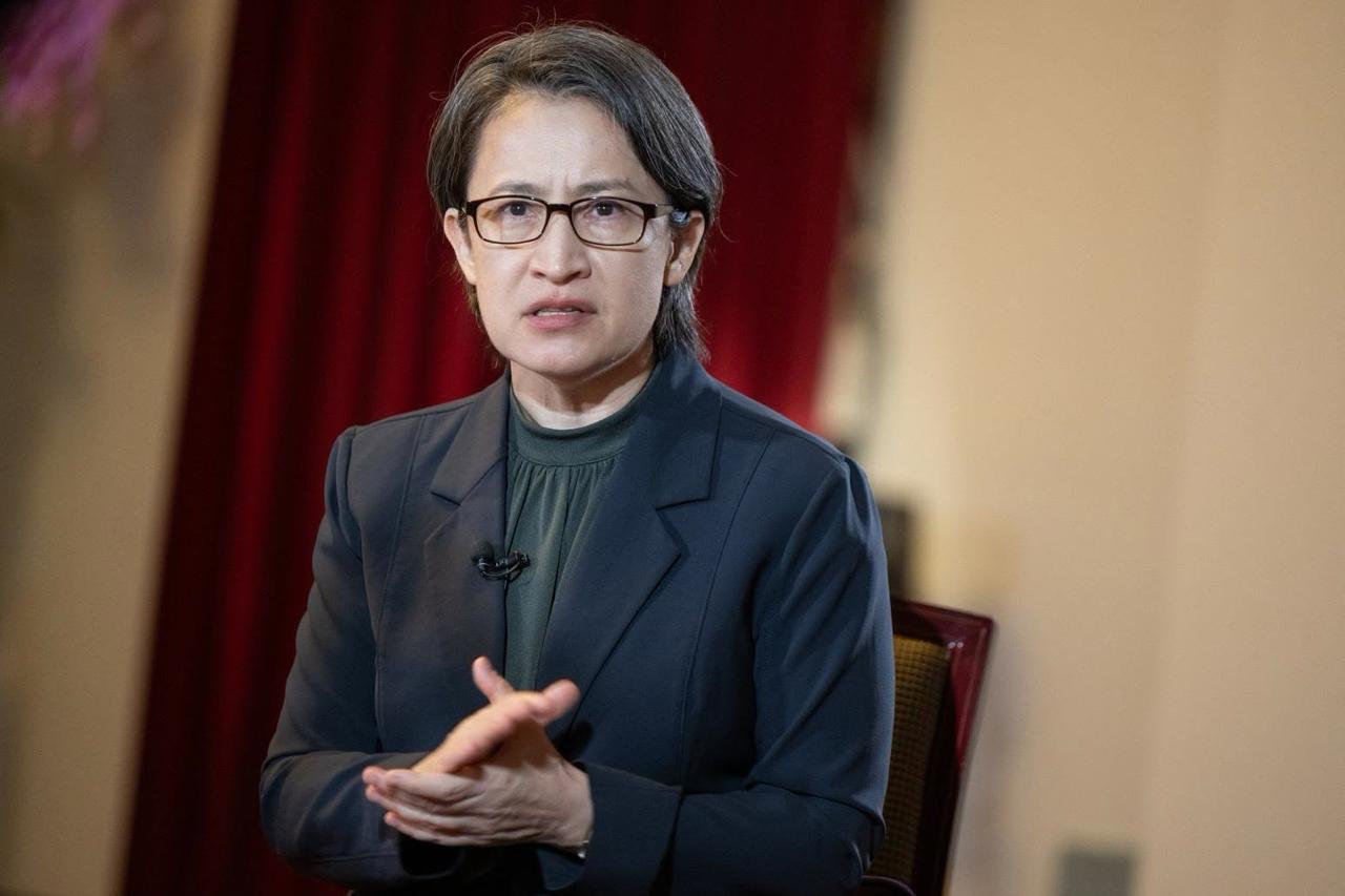 这一次又花了多少钱表演？🐸日前，台独头目之一的萧美琴“做贼式”去意大利表演后