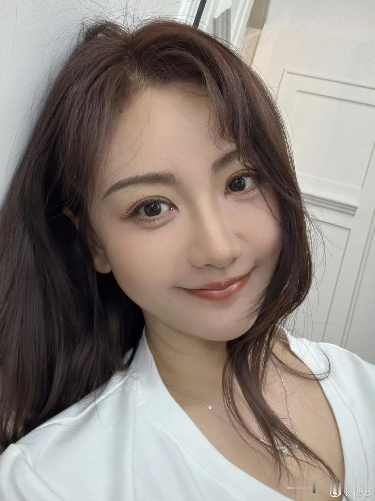 杨蓉真的不想演女主角了不是她脸有疤了，而是她这种无所谓的心态更加明显了。脸被